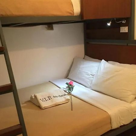 Townhouse Oak Vip Suites, Near Pnr Pasay Evangelista, Makati Manila Makati City Exterior foto