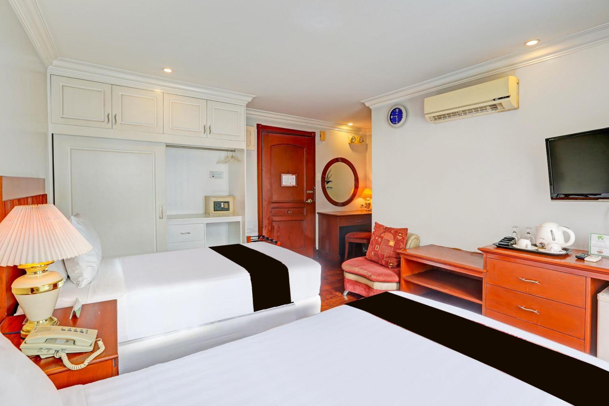 Townhouse Oak Vip Suites, Near Pnr Pasay Evangelista, Makati Manila Makati City Exterior foto